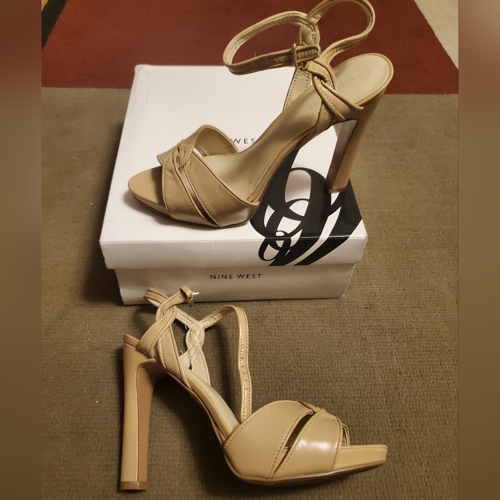 Nine West open-toe shoe